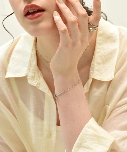 LHME（エルエイチエムイー）の「【WEB限定】”Gleam”ペタルチェーンブレスレット/サージカルステンレス（金属アレルギー対応）【LHME / エルエイチエムイー】（ブレスレット・レディース・シルバー/ゴールド・ONE SIZE）」の19枚目の写真