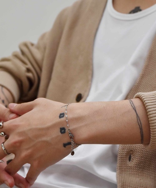 LHME（エルエイチエムイー）の「【WEB限定】”Gleam”ペタルチェーンブレスレット/サージカルステンレス（金属アレルギー対応）【LHME / エルエイチエムイー】（ブレスレット・レディース・シルバー/ゴールド・ONE SIZE）」の16枚目の写真