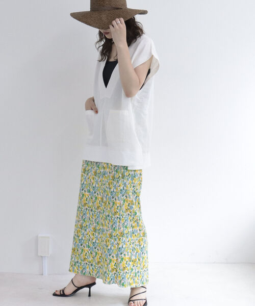 fredy emue（フレディエミュ）の「フラワープリントプリーツタイトスカート（スカート・レディース・ブラック系その他/ブルー系その他/ピンク系その他・38）」の13枚目の写真