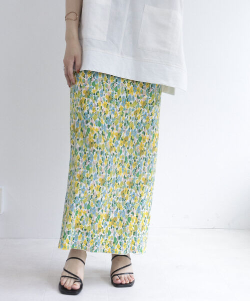 fredy emue（フレディエミュ）の「フラワープリントプリーツタイトスカート（スカート・レディース・ブラック系その他/ブルー系その他/ピンク系その他・38）」の10枚目の写真