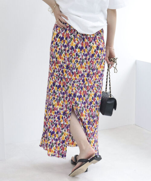 fredy emue（フレディエミュ）の「フラワープリントプリーツタイトスカート（スカート・レディース・ブラック系その他/ブルー系その他/ピンク系その他・38）」の14枚目の写真