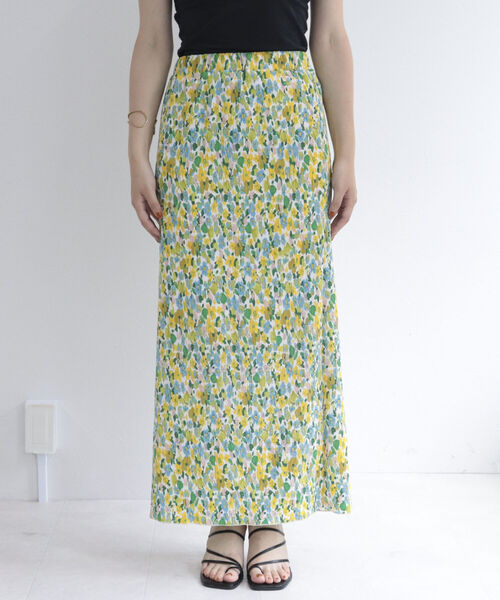 fredy emue（フレディエミュ）の「フラワープリントプリーツタイトスカート（スカート・レディース・ブラック系その他/ブルー系その他/ピンク系その他・38）」の18枚目の写真