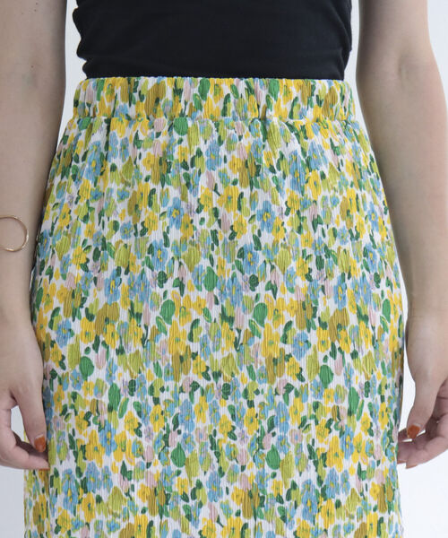 fredy emue（フレディエミュ）の「フラワープリントプリーツタイトスカート（スカート・レディース・ブラック系その他/ブルー系その他/ピンク系その他・38）」の9枚目の写真