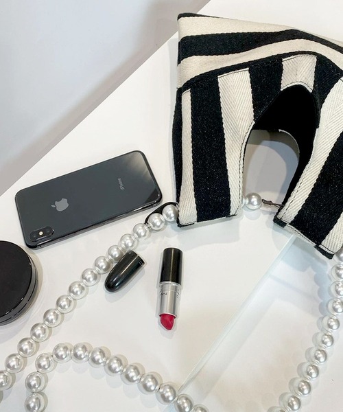 florist（フローリスト）の「【Instagramでバズってる】【2Way】パールチェーンのストライプ柄 or チェック柄ミニショルダーバッグ/ハンドバッグ（ショルダーバッグ・レディース・ホワイト×ブラック/ブラック系3/オレンジ系1/ネイビー系1/ブラック系2/イエロー系1・FREE）」の10枚目の写真
