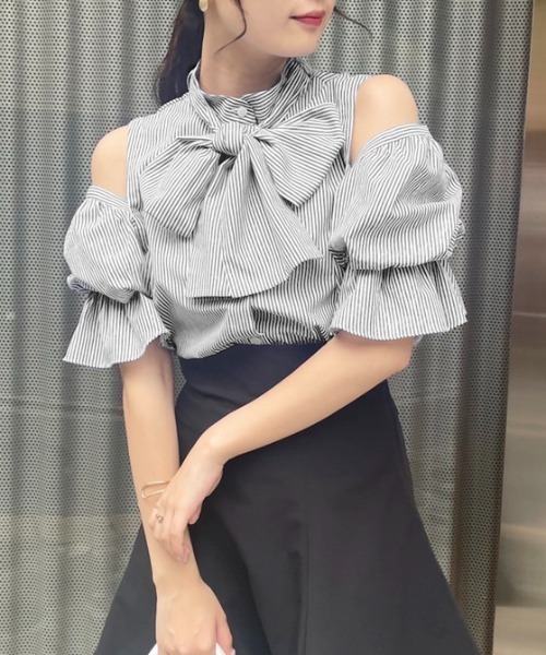 one after another NICE CLAUP（ワンアフターアナザーナイスクラップ）の「肩開きマルチWAYボウタイブラウス（シャツ/ブラウス・レディース・ベージュ/オフホワイト/ホワイト系その他/ブラック系その他・FREE）」の3枚目の写真