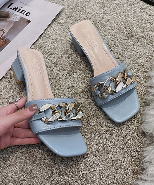 LAFFMO(ラフモ)の「ビッグチェーンミュールサンダル(サンダル・レディース・ベージュ/ブルー・SMALL/MEDIUM/LARGE)」の1枚目の写真