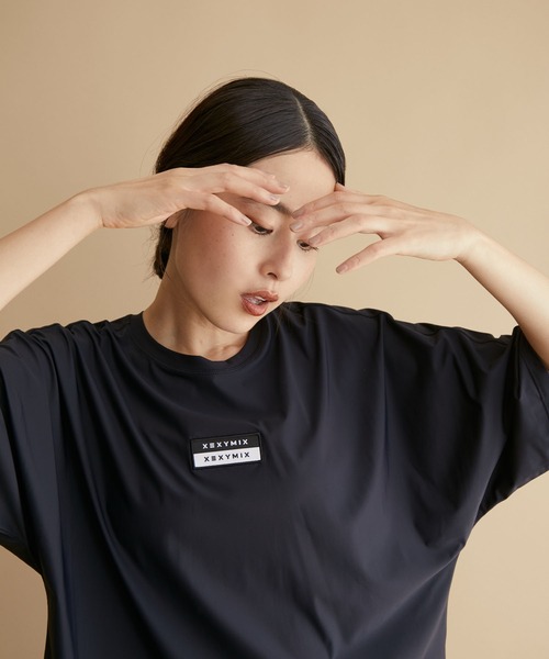 XEXYMIX(ゼクシィミックス)の「【XEXYMIX】接触冷感 ハイクーリング ドルマンスリーブ半袖Tシャツ(Tシャツ/カットソー・レディース・ブラック・M)」の3枚目の写真