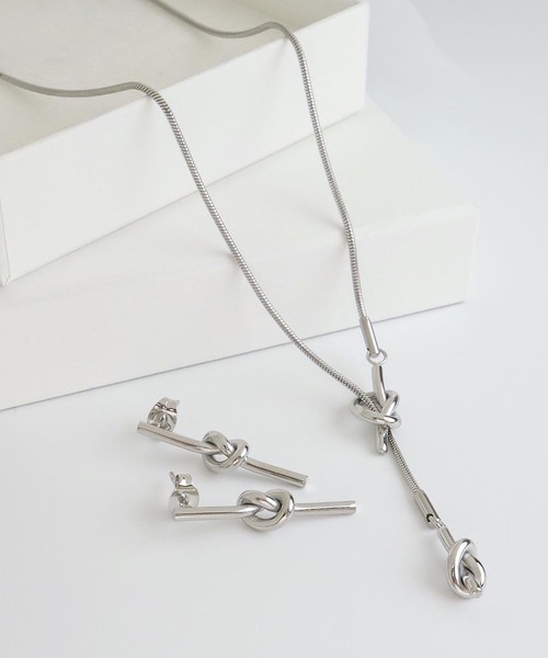 blackdia ocean（ブラックダイヤオーシャン）の「blackdia ocean 金属アレルギー対応 ノットボータイチェーンネックレス ステンレス（ネックレス・レディース・シルバー/ゴールド/ピンクゴールド・FREE）」の7枚目の写真