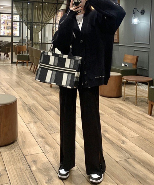 EPICKS（エピックス）の「配色ステッチオーバーサイズカーディガン（カーディガン/ボレロ・レディース・ブラック/ホワイト/グレー/アイボリー・F/L/M/XL）」の10枚目の写真