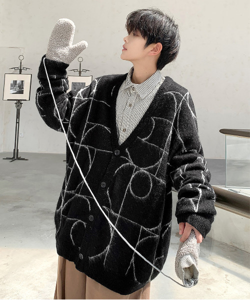 neos（ネオス）の「【neos -addictive design-】ビッグシルエット アクリル 総柄 モヘアタッチ ニット カーディガン（カーディガン/ボレロ・メンズ・ホワイト系2/グレー系1/ベージュ系1/ブラウン/パープル/ブラック系1/チャコールグレー/ホワイト系1/ベージュ系2/ブラック/ベージュ/マスタード/ブラック系2/ベージュ系3/ブラウン系/ブラック系3/ワインレッド・LARGE/MEDIUM）」の7枚目の写真