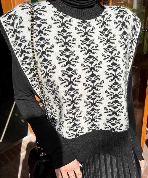 NANING9(ナンニング)の「NANING9 サイドリボンフラワーパターンベスト(ベスト・レディース・ブラック/スカイブルー・FREE)」の2枚目の写真