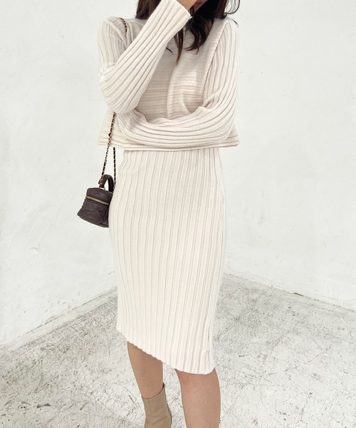 Lamoa(ラモア)の「Lamoa/リブニットワンピース ニットトップス セット(ワンピース・レディース・ホワイト/ブラック/ブルー/ピンク・FREE)」の7枚目の写真