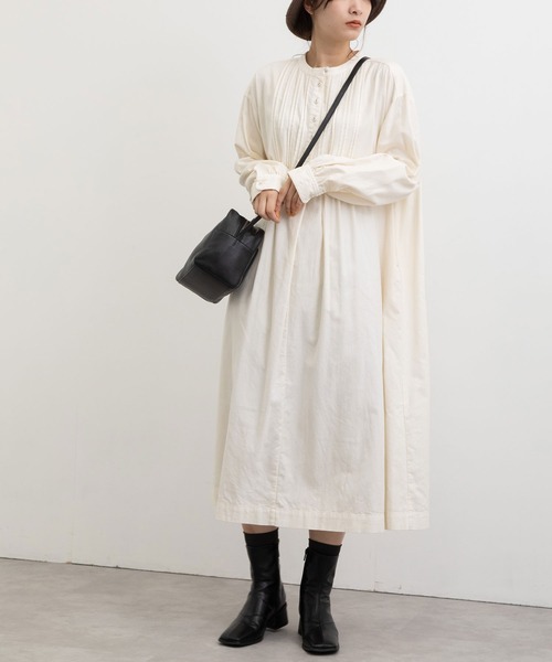 POU DOU DOU（プードゥドゥ）の「スタンドカラーピンタックワンピース