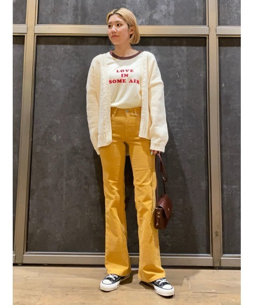 SOMETHING(サムシング)の「【SOMETHING】LISA フレアコーデュロイパンツ(その他パンツ・レディース・イエロー・26inch/27inch/28inch/29inch)」の3枚目の写真