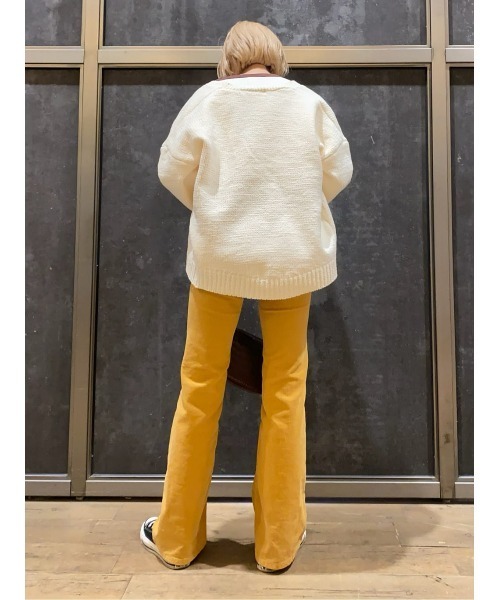 SOMETHING(サムシング)の「【SOMETHING】LISA フレアコーデュロイパンツ(その他パンツ・レディース・イエロー・26inch/27inch/28inch/29inch)」の4枚目の写真