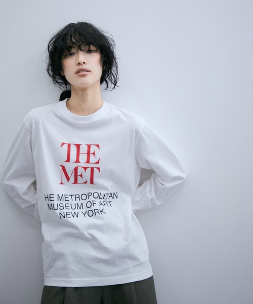 ADAM ET ROPE'（アダムエロペ）の「THE MET x ADAM LOGO Tee（Tシャツ/カットソー・レディース・ホワイト/ブラック・FREE）」の2枚目の写真