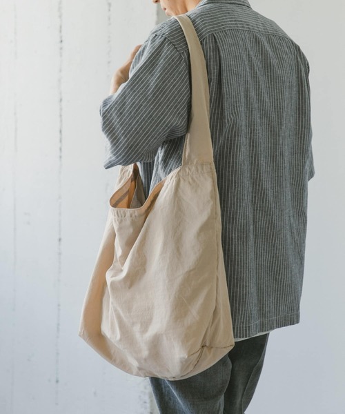 URBAN RESEARCH DOORS(アーバンリサーチドアーズ)の「ナイロンマーケットショルダー(ショルダーバッグ・メンズ・ライトカーキ/オレンジ系その他/ブラック/グレー系その他・-)」の13枚目の写真