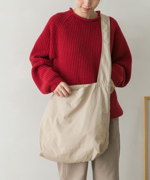 URBAN RESEARCH DOORS(アーバンリサーチドアーズ)の「ナイロンマーケットショルダー(ショルダーバッグ・メンズ・ライトカーキ/オレンジ系その他/ブラック/グレー系その他・-)」の14枚目の写真