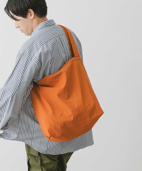 URBAN RESEARCH DOORS(アーバンリサーチドアーズ)の「ナイロンマーケットショルダー(ショルダーバッグ・メンズ・ライトカーキ/オレンジ系その他/ブラック/グレー系その他・-)」の7枚目の写真