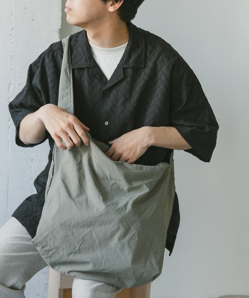 URBAN RESEARCH DOORS(アーバンリサーチドアーズ)の「ナイロンマーケットショルダー(ショルダーバッグ・メンズ・ライトカーキ/オレンジ系その他/ブラック/グレー系その他・-)」の1枚目の写真