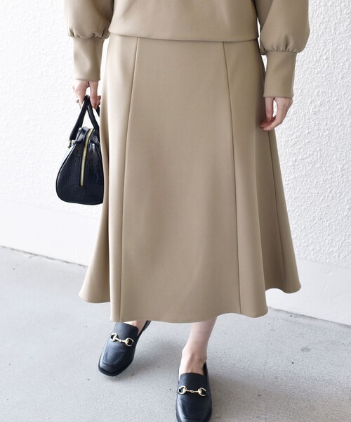 SHIPS(シップス)の「*〈手洗い可能〉ジョーゼット 切替 セミフレアスカート◆(スカート・レディース・ブラック/ベージュ/オフホワイト/ブルー・SMALL/MEDIUM)」の3枚目の写真