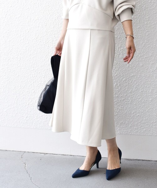 SHIPS(シップス)の「*〈手洗い可能〉ジョーゼット 切替 セミフレアスカート◆(スカート・レディース・ブラック/ベージュ/オフホワイト/ブルー・SMALL/MEDIUM)」の21枚目の写真