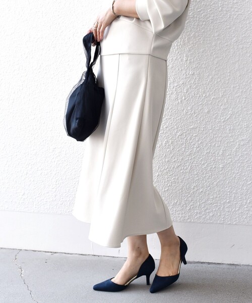 SHIPS(シップス)の「*〈手洗い可能〉ジョーゼット 切替 セミフレアスカート◆(スカート・レディース・ブラック/ベージュ/オフホワイト/ブルー・SMALL/MEDIUM)」の22枚目の写真