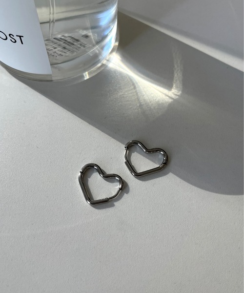 prose verse（プロズヴェール）の「〈サージカルステンレス〉ハートフープピアス（ピアス（両耳用）・レディース・シルバー/ゴールド・ﾌﾘ-）」の4枚目の写真