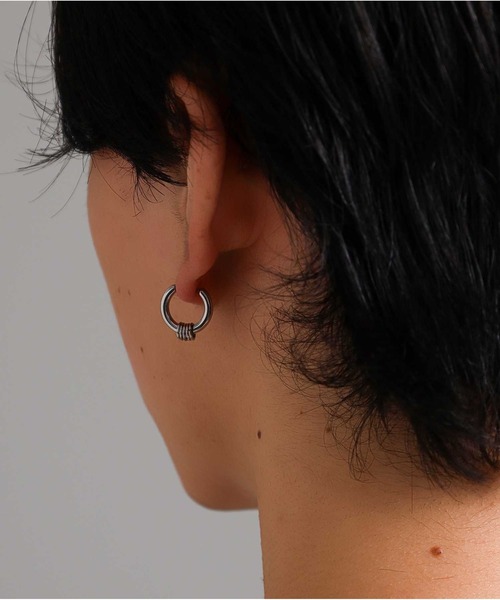 LION HEART(ライオンハート)の「【限定展開】“LH-1”リングチャームフープピアス/サージカルステンレス(金属アレルギー対応)【LION HEART / ライオンハート】(ピアス(片耳用)・メンズ・シルバー・ONE SIZE)」の11枚目の写真