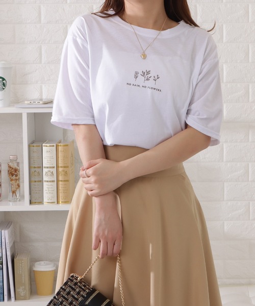Lace Ladies（レースレディース）の「ワンポイントゆるカラーTシャツ（Tシャツ/カットソー・レディース・ブラック/ベージュ/ピンク/ホワイト/アイボリー/ブルー/ミント/ネイビー・L/XL/M/S）」の2枚目の写真