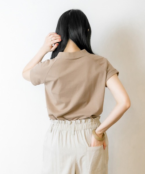 atONE(アットワン)の「atONE クルーネックフレンチスリーブTシャツ 半袖(Tシャツ/カットソー・レディース・ブラック/モカ/オフホワイト/チャコールグレー/ミント/ホワイト×ブラック/ブラック×ホワイト/ホワイト系その他5・F)」の11枚目の写真