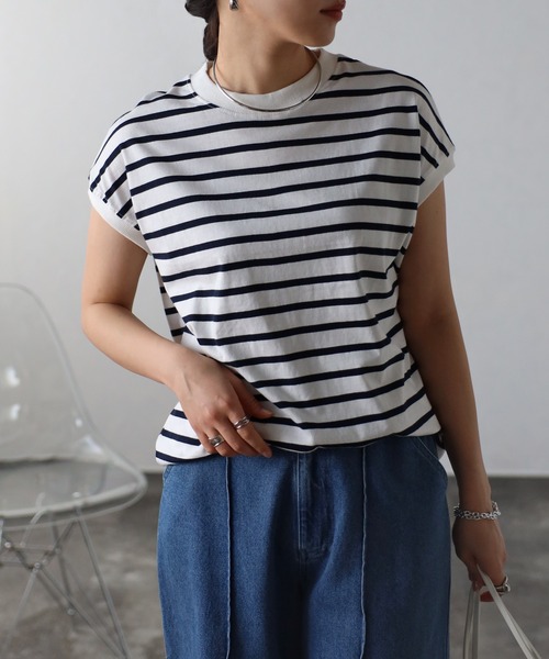 Fizz（フィズ）の「プチハイネックフレンチスリーブTシャツ（Tシャツ/カットソー・レディース・ブラック/ブラック×ホワイト/グレイッシュベージュ/アイボリー/ホワイト×ネイビー/モカ/ブルー/ホワイト/ライトカーキ・M）」の4枚目の写真