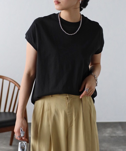 Fizz（フィズ）の「プチハイネックフレンチスリーブTシャツ（Tシャツ/カットソー・レディース・ブラック/ブラック×ホワイト/グレイッシュベージュ/アイボリー/ホワイト×ネイビー/モカ/ブルー/ホワイト/ライトカーキ・M）」の5枚目の写真