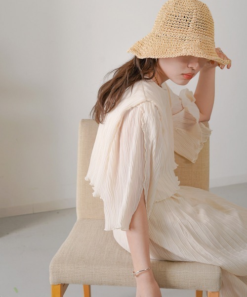 Bab(バブ)の「【オケージョン対応】ウェーブプリーツレイヤードライクワンピース(ワンピース・レディース・ブラック/ホワイト系その他/ライトグレー・M)」の10枚目の写真