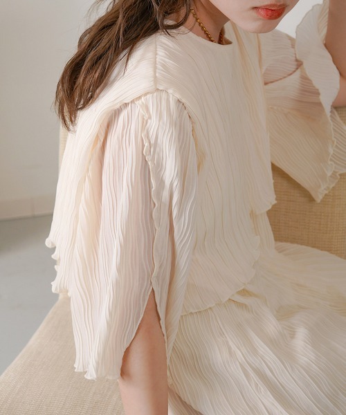 Bab(バブ)の「【オケージョン対応】ウェーブプリーツレイヤードライクワンピース(ワンピース・レディース・ブラック/ホワイト系その他/ライトグレー・M)」の11枚目の写真