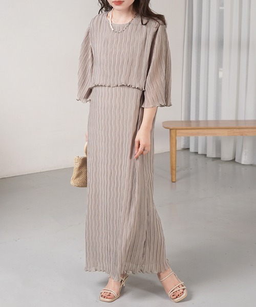 Bab(バブ)の「【オケージョン対応】ウェーブプリーツレイヤードライクワンピース(ワンピース・レディース・ブラック/ホワイト系その他/ライトグレー・M)」の12枚目の写真