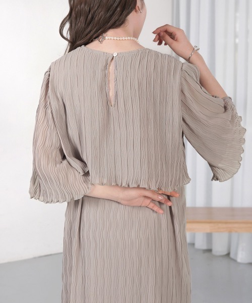 Bab(バブ)の「【オケージョン対応】ウェーブプリーツレイヤードライクワンピース(ワンピース・レディース・ブラック/ホワイト系その他/ライトグレー・M)」の20枚目の写真