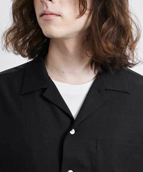 JUNRED（ジュンレッド）の「セットアップ対応 / ドレープカチオンオープンカラーシャツ（シャツ/ブラウス・メンズ・カーキ/ベージュ/ブラック・M/L/LL）」の6枚目の写真