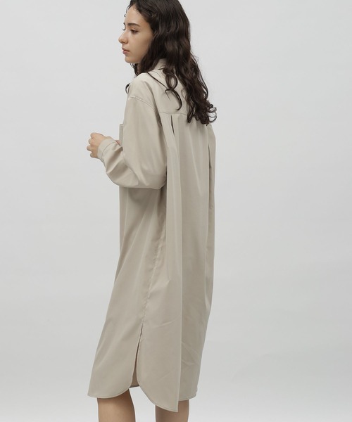 LAKOLE（ラコレ）の「マエビラキシャツワンピース / 972311（シャツワンピース・レディース・ブラック/オフホワイト/グレイッシュベージュ・SMALL/MEDIUM）」の13枚目の写真