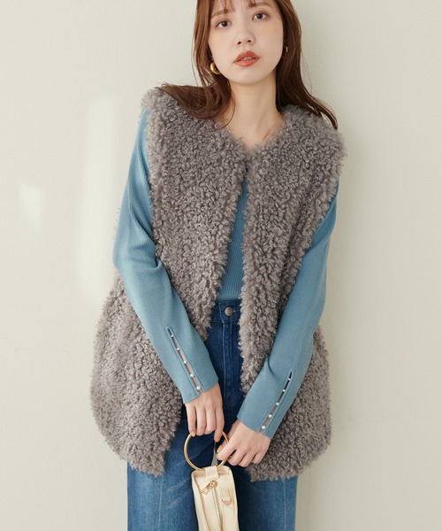 natural couture(ナチュラルクチュール)の「プードルフェイクファーロングベスト(ベスト・レディース・アイボリー/モカ・FREE)」の15枚目の写真