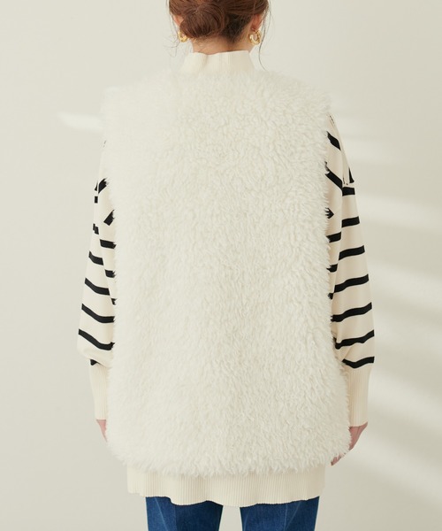 natural couture(ナチュラルクチュール)の「プードルフェイクファーロングベスト(ベスト・レディース・アイボリー/モカ・FREE)」の21枚目の写真