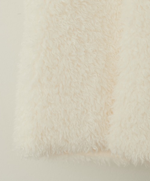 natural couture(ナチュラルクチュール)の「プードルフェイクファーロングベスト(ベスト・レディース・アイボリー/モカ・FREE)」の8枚目の写真