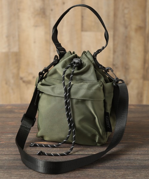 GERRY（ジェリー）の「【GERRY/ジェリー】巾着ショルダーバッグ（ボディバッグ/ウエストポーチ・メンズ・ブラック/ダークグリーン/ベージュ/ネイビー/チャコール・FREE）」の4枚目の写真