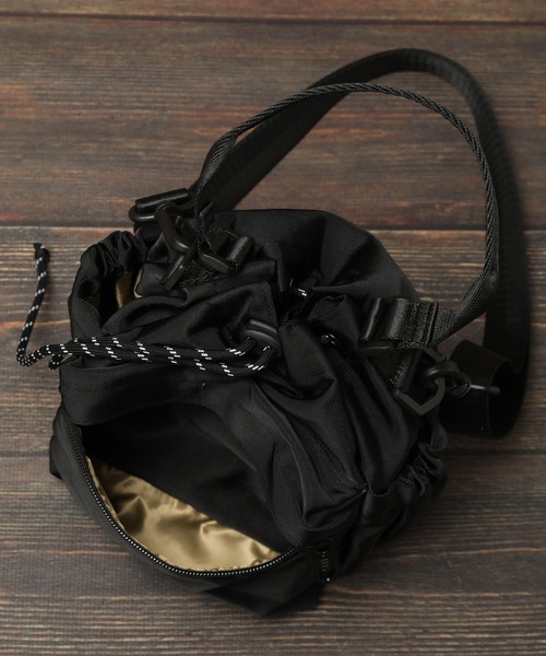 GERRY（ジェリー）の「【GERRY/ジェリー】巾着ショルダーバッグ（ボディバッグ/ウエストポーチ・メンズ・ブラック/ダークグリーン/ベージュ/ネイビー/チャコール・FREE）」の16枚目の写真