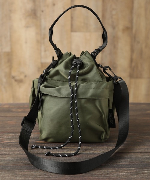 GERRY（ジェリー）の「【GERRY/ジェリー】巾着ショルダーバッグ（ボディバッグ/ウエストポーチ・メンズ・ブラック/ダークグリーン/ベージュ/ネイビー/チャコール・FREE）」の11枚目の写真