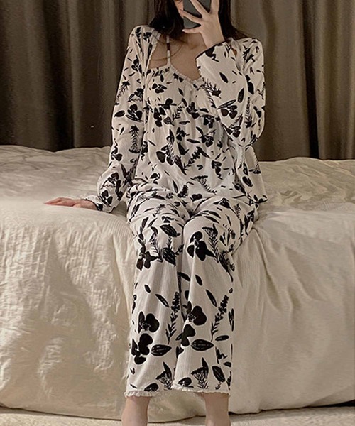 NANEA（ナネア）の「カップ付きキャミソール/カーディガン/パンツ　3点セット（ルームウェア/パジャマ・レディース・ブルー/ピンク/ドット/ピンク系その他2/ブラック系その他2/ブラック系その他/ピンク系その他/レッド/ブラック・LARGE/X-LARGE/MEDIUM）」の13枚目の写真