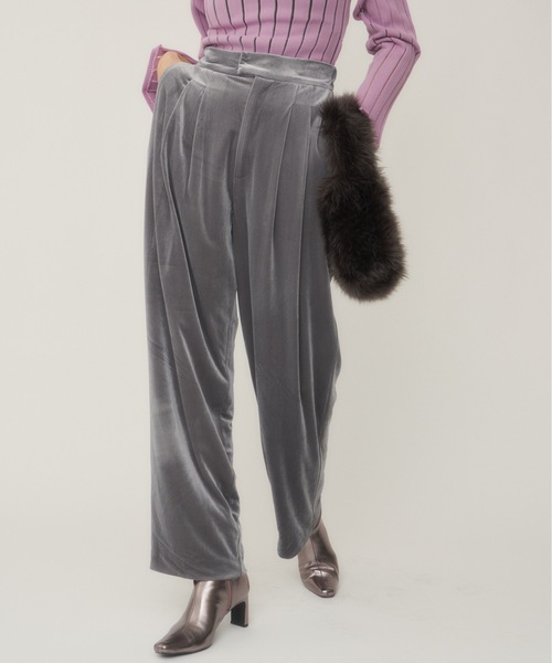 ♦ルック掲載✿ComCom✿新品タグ✤ベロア❇ベルベット❇裾フリル❇パンツ❇赤 LA BELLE ETUDE（ラベルエチュード）の「ツータックリラックスベロア