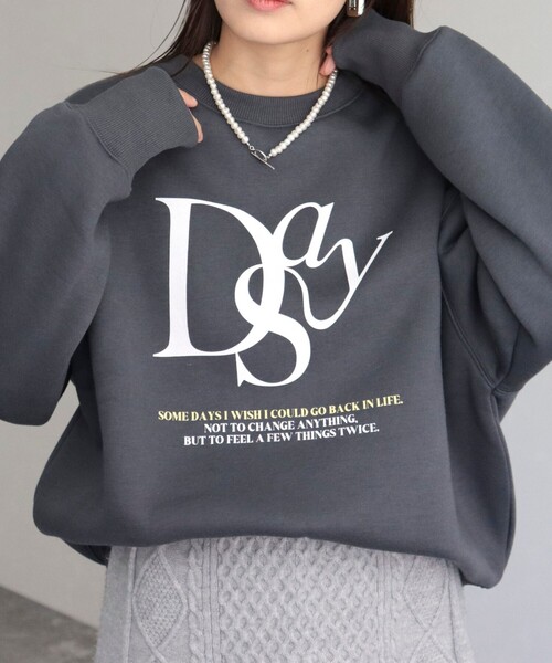 fredy emue（フレディエミュ）の「グラフィック裏起毛スウェット（スウェット・レディース・チャコールグレー/ライトグレー/オフホワイト・38）」の2枚目の写真