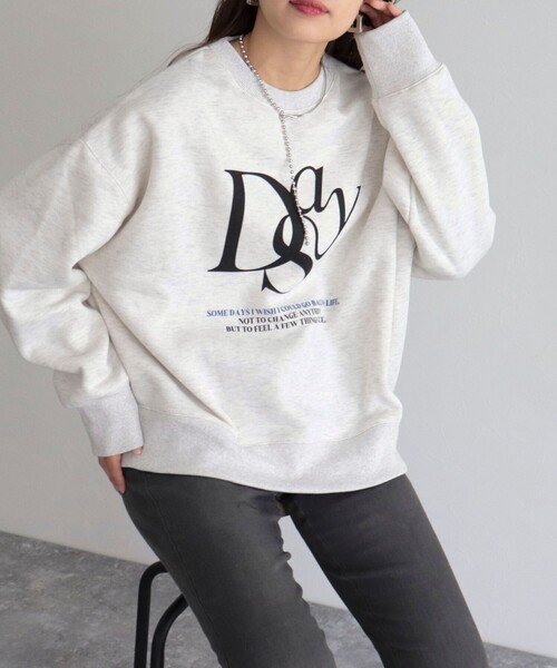 fredy emue（フレディエミュ）の「グラフィック裏起毛スウェット（スウェット・レディース・チャコールグレー/ライトグレー/オフホワイト・38）」の5枚目の写真