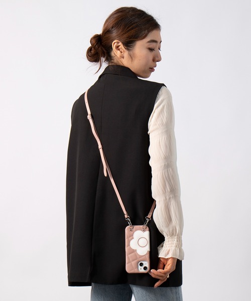 【MARY QUANT】キルトレザースリングケース iPhone 15 / iPhone 14 / iPhone 13 兼用スマホショルダーケース(スマホケース/カバー)|MARY QUANT(マリークヮント) 【MARY QUANT】キルトレザースリングケース iPhone 15 / iPhone 14 / iPhone 13 兼用スマホショルダーケース(スマホケース/カバー)|MARY QUANT(マリークヮント)